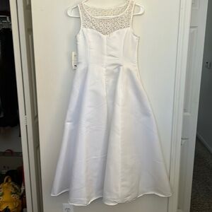 NWT Girls flower or communion lace satin princess dress size 10.
